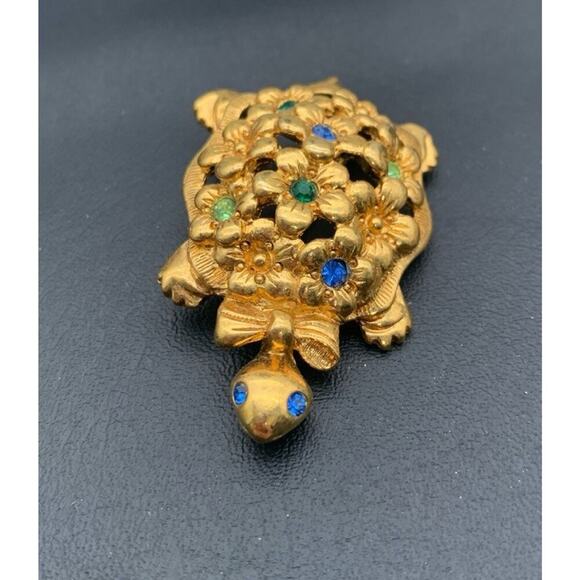 Vintage Avon Gold Tone Rhinestone Lt Green Stones Glow Under UV Turtle Brooch - Picture 2 of 7